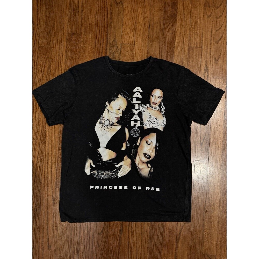 Aaliyah Princess of R&B Greatest Hits 1996 Graphic T-Shirt Black L Mineral Wash